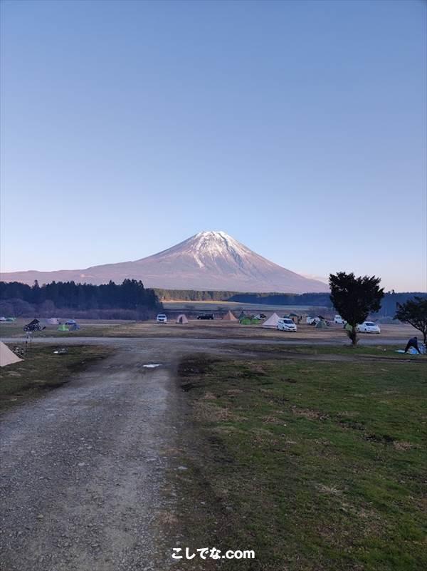 ゆるキャン△ 聖地 ふもとっぱらキャンプ場 カッティングステッカー 黒